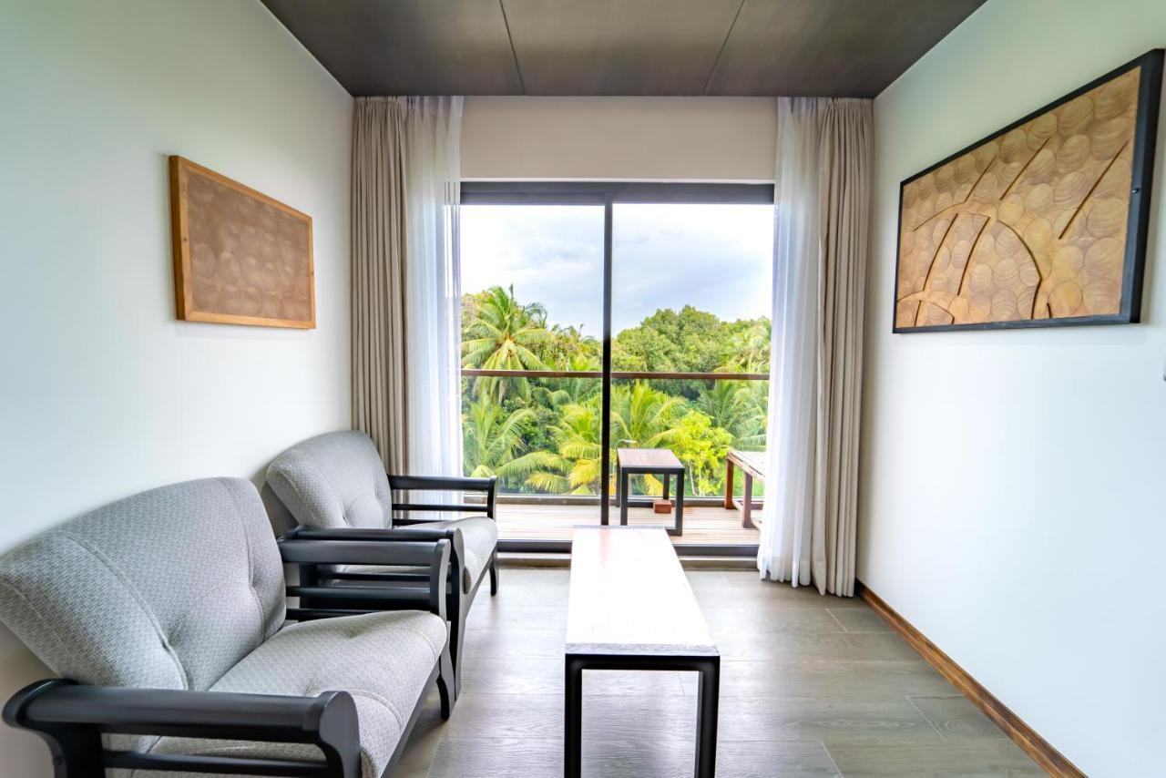 Ataraxis Grand And Spa Fuvahmulah Exterior photo